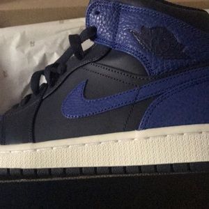 Jordan 1 royalty 👑